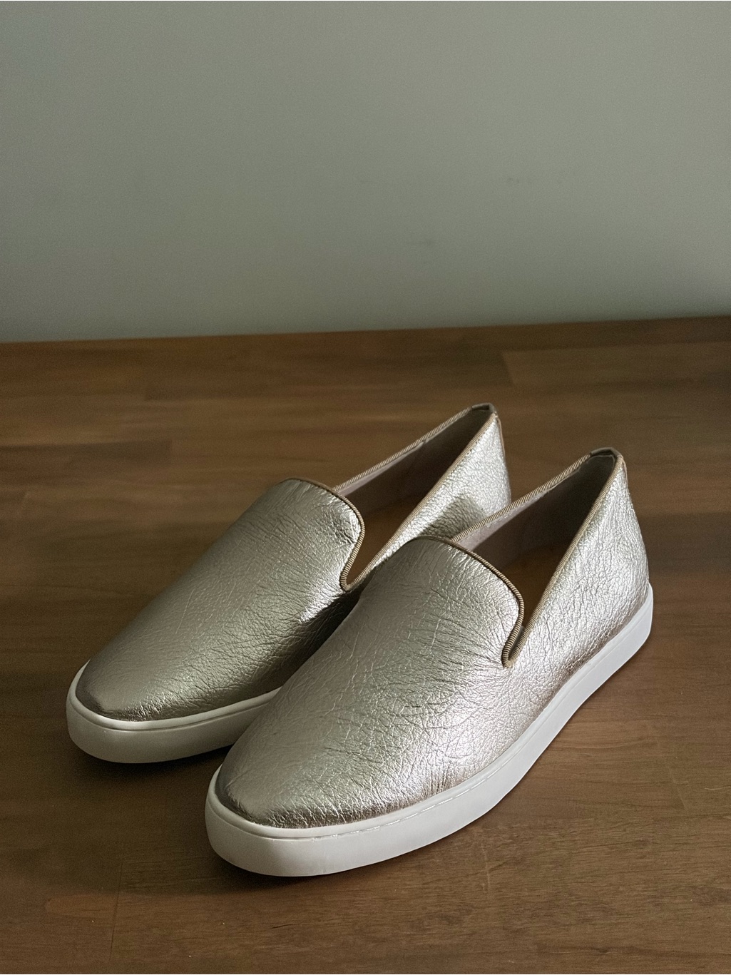 Birdies The Swift Silver Metallic Textured Leather Slip On Sneaker Shoes 8.5